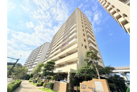 オーシャンビュー ウェルシティ横須賀ポートバレーヌ3番館の外観