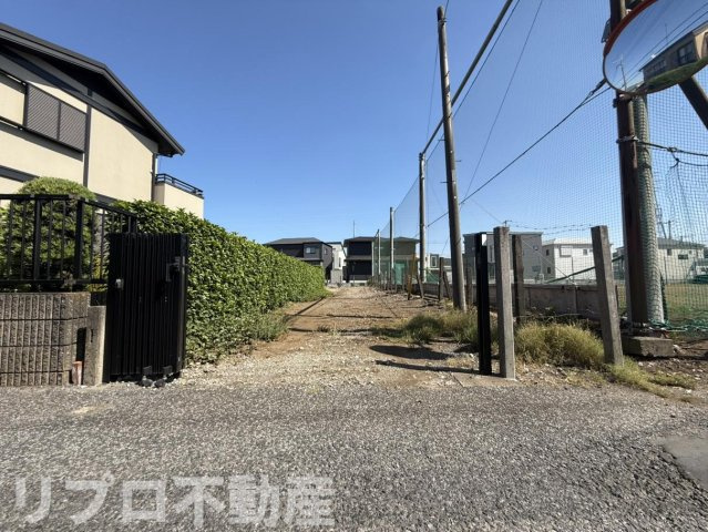 旗竿部分はゆとりある幅員が確保されており、敷地奥まで開放感のあるアプローチとなっております！