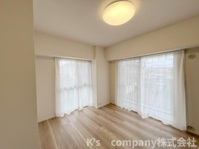 洋室6.2帖◇2面採光の明るいお部屋◇お子様のお部屋にもお勧めです◇