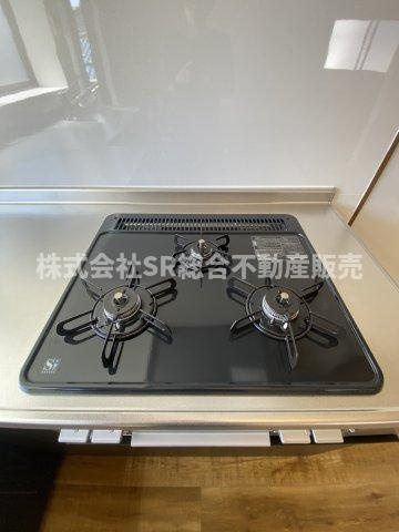 3口コンロ、グリル付きです♪