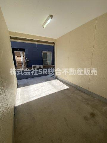 雨に濡れずにお家に出入りできるのでお買い物の後に便利です！