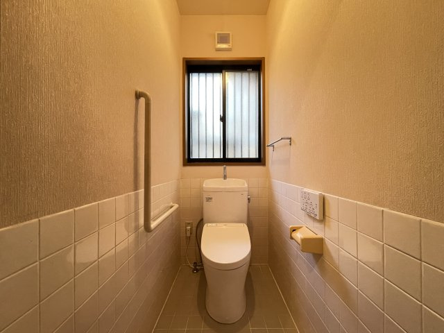清潔感のあるトイレで、気持ちよくお使いいただけます。