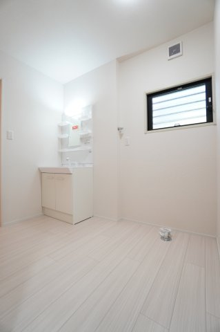 洗面台を新しいものに交換済み！