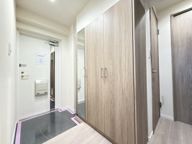 【新設】大型シューズボックス設置（トールタイプ・姿見ミラー付き）、靴もたくさん収納できます♪