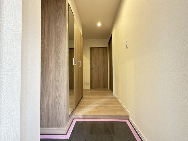 【新設】大型シューズボックス設置（トールタイプ・姿見ミラー付き）、靴もたくさん収納できます♪