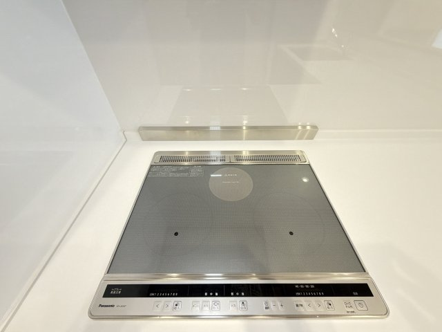 【新品】使い勝手の良い安心安全のIHクッキングヒーターを採用しています♪