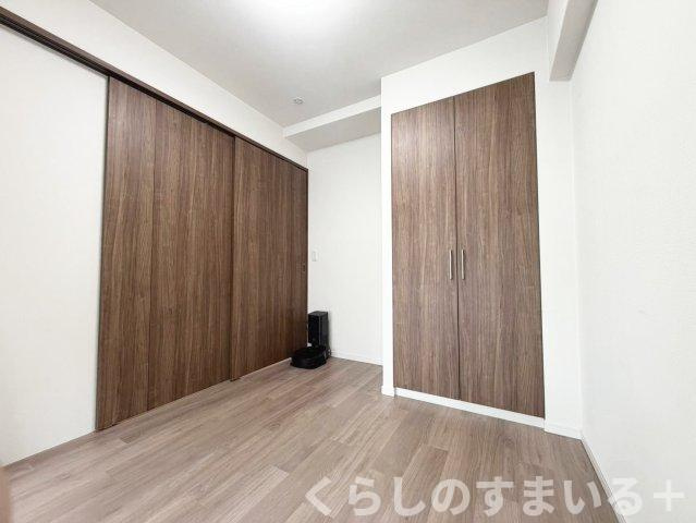 コンパクトで使いやすい洋室です