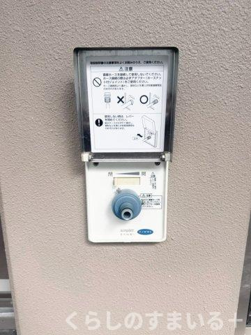 バルコニーに水栓があるので、お掃除に便利です♪