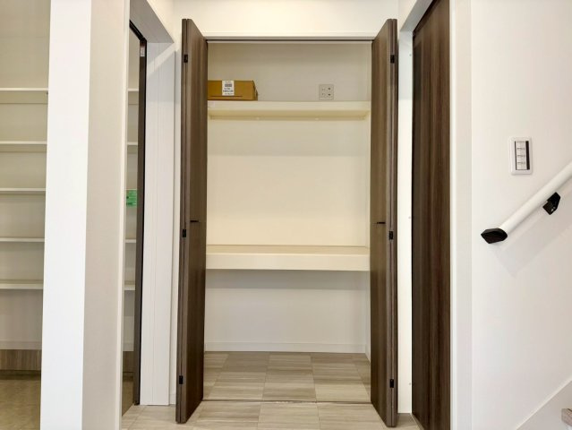 LDKには広々入る収納付き♪