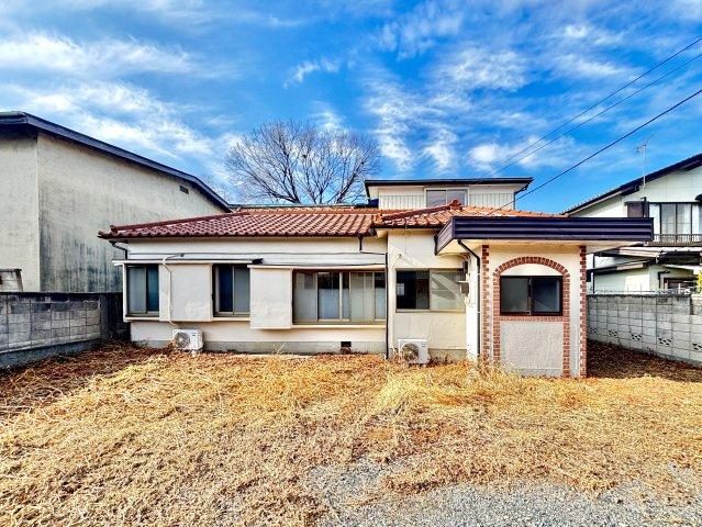 ■外観｜シンプルでありながら飽きの来ないデザインです。住んでから何十年経っても時代の流行に流されず安心して住み続けられるおうちです。