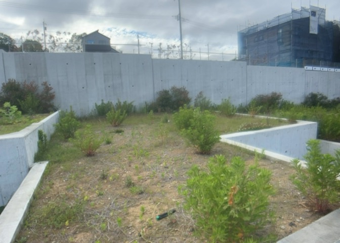 隣家の土地はどうなっているのか、生活利便施設が近くにあるのか、学校まで近いかなど、お客様のライフスタイルにあわせたイメージが重要です。また、近くにあると困る施設が近くにないかも確認するといいでしょう。