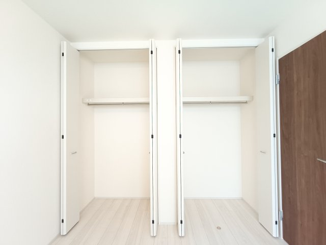 【洋室4　収納】　収納豊富な設計で、お部屋を広々と使えます。