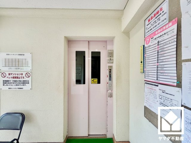 エレベーターを備えており、快適な暮らしの動線をサポートします。3階・6階で停止するスキップフロア型のエレベーターのため、4階へは最寄りの停止階からの階段移動となります。