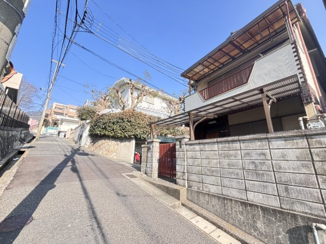 ■西側道路の現地写真となります。
