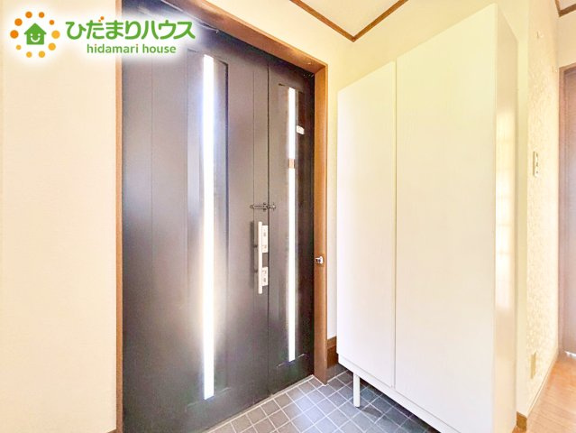 スニーカーマニアも納得の天井まであるシューズボックス!(^^)!