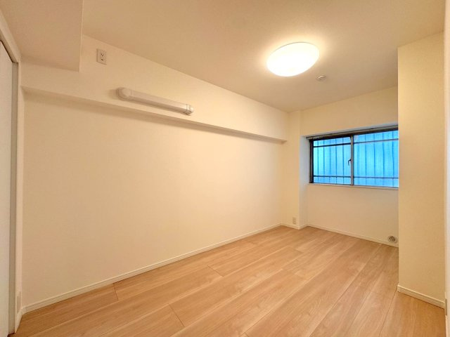 洋室5.6帖　間取り図左上の部屋