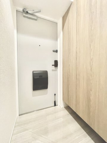 玄関収納も十分なスペースを確保し、収納力と使い勝手に考慮！生活感を見せないオシャレな玄関の空間を保てます。
