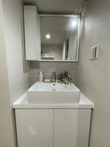 ※設置されている家具・小物・照明はディスプレイ用です。