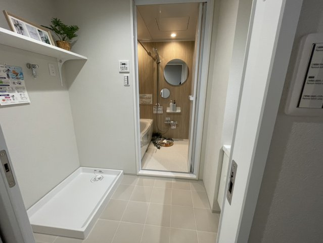 ※設置されている家具・小物・照明はディスプレイ用です。