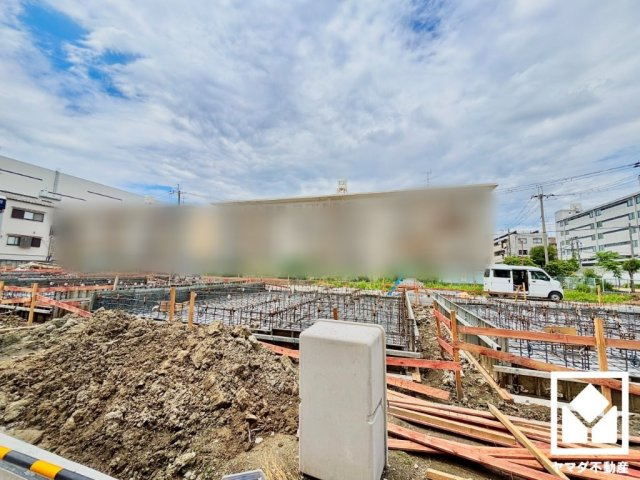 「ローソン尼崎高田町店」まで徒歩2分、「セブンイレブン尼崎額田町店」まで徒歩4分、「やまや尼崎額田店」まで徒歩6分など、他にもお買い物施設が徒歩圏内に複数あり便利な住環境です。