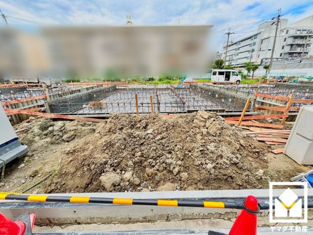 キッチンには床下収納がございます。災害時の非常食や食料品のストックなども保存できます。