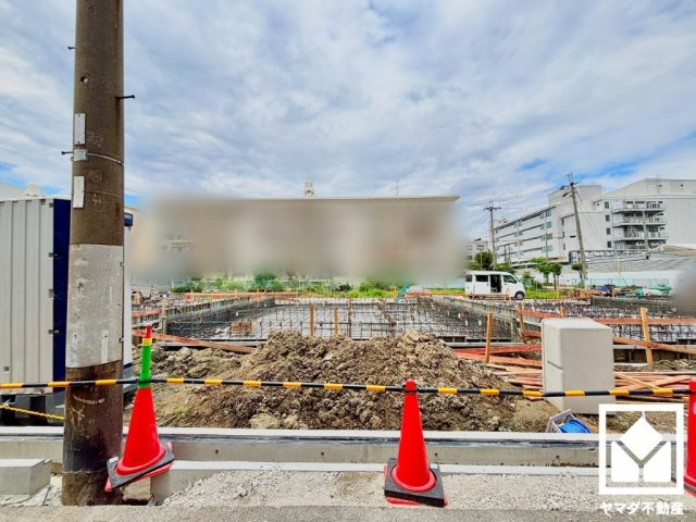 キッチン横に約1.1帖のパントリーがあり、食品のストックや食器等もすっきり片付けることができます。