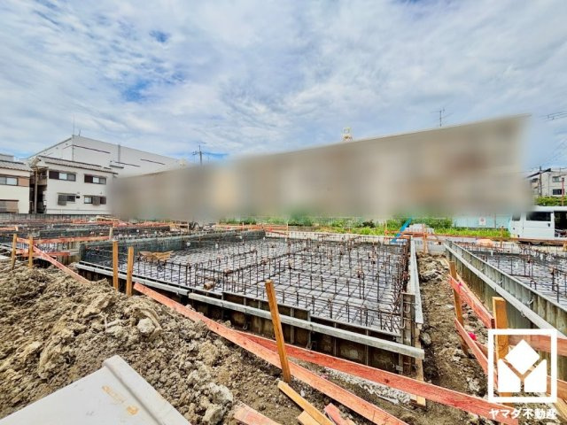 突然の来訪時にも防犯面で心強いモニター付きインターホンを設置。お留守番中のお子様も、室内からスムーズに相手の確認ができます。