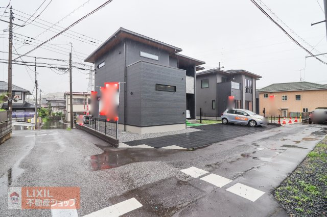 【前面道路】現地完成写真。道幅や駐車など、ご確認ください。