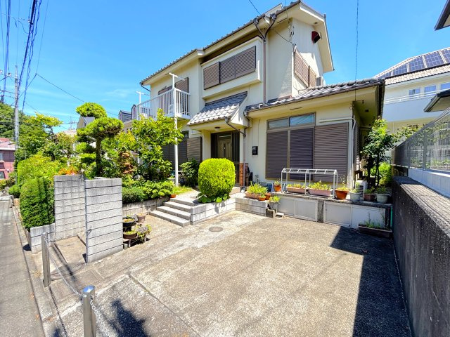 土地面積：189.09？　用途地域：第一種低層住宅専用地域　前面道路：公道約6.0M（約13.3M接道）