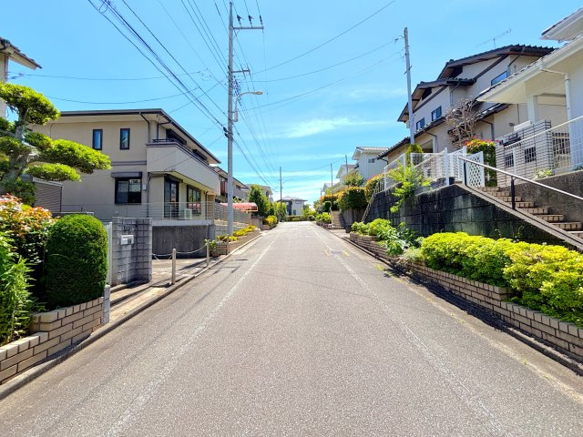前面道路：公道約6.0M（約13.3M接道）　交通量少なく、閑静な住宅街です♪