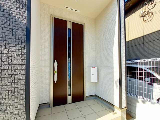 二重ロックでピッキング対策の玄関です。大容量シューズボックスもあり