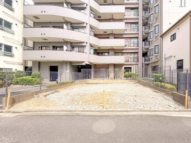 販売現地（前面道路を含む外観）　※撮影2026年08月下旬