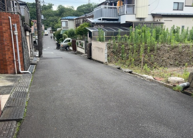 物件の詳細については、現地を見てわかること以外に、役所や法務局などで調べないとわからないことがあります。そのため、現地に行く場合は、もしこの物件を買ったらどのような生活ができるかをイメージしましょう。