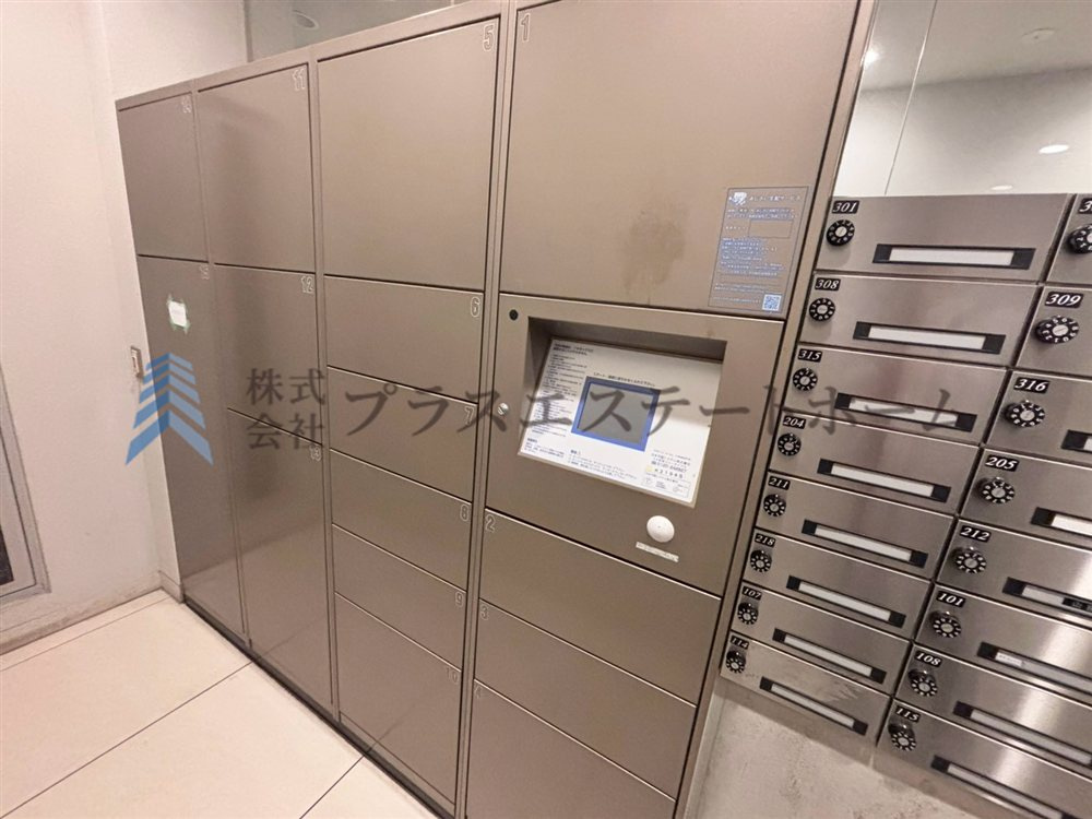 留守がちなご家庭にも嬉しい宅配ボックス完備♪