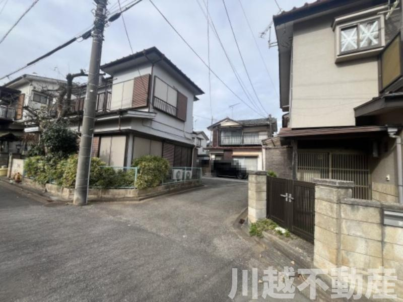 前面道路含む現地写真です