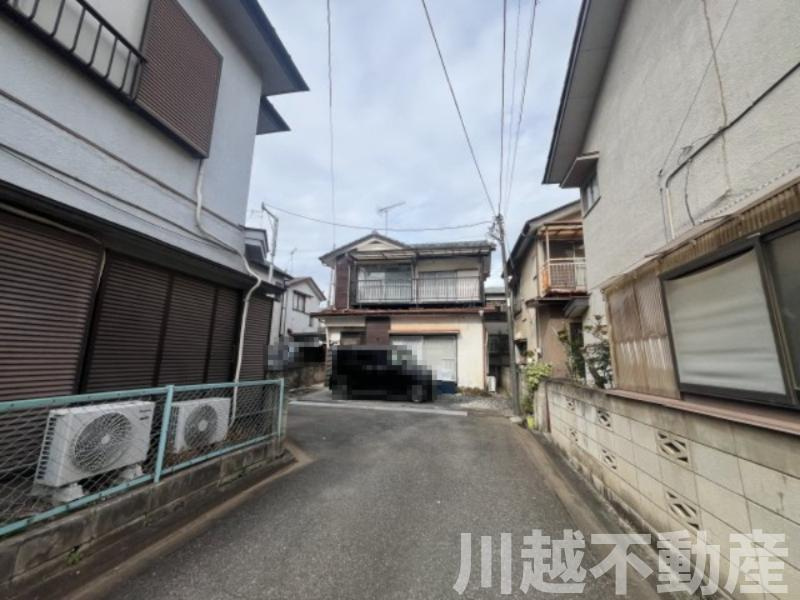前面道路含む現地写真です