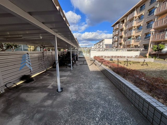 屋根付きが嬉しい自転車置場♪