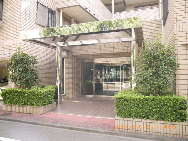 清廉とされたエントランスになっています。
