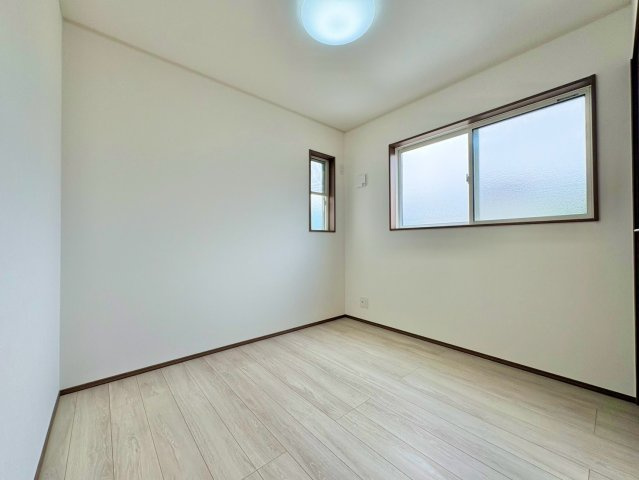 洋室4.5帖・収納付きで、お部屋がすっきり片付きます。