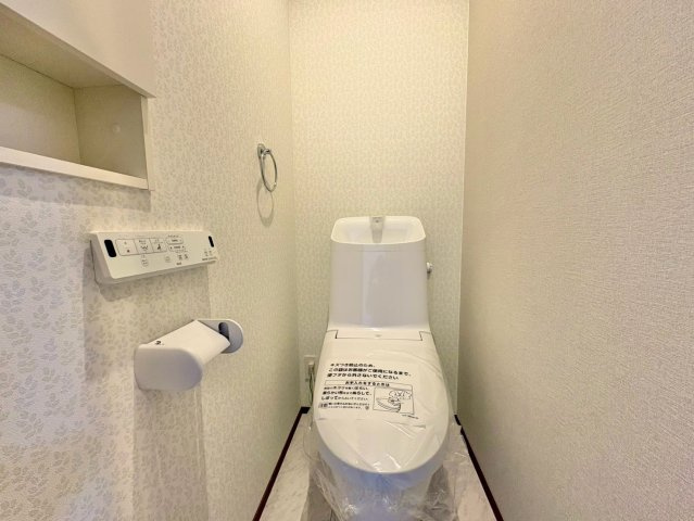 清潔感とうれしい機能性を兼ね備えた、使いやすいシャワートイレ