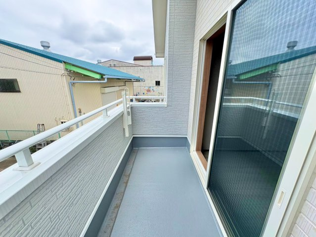 東向きバルコニーで陽当り良好です