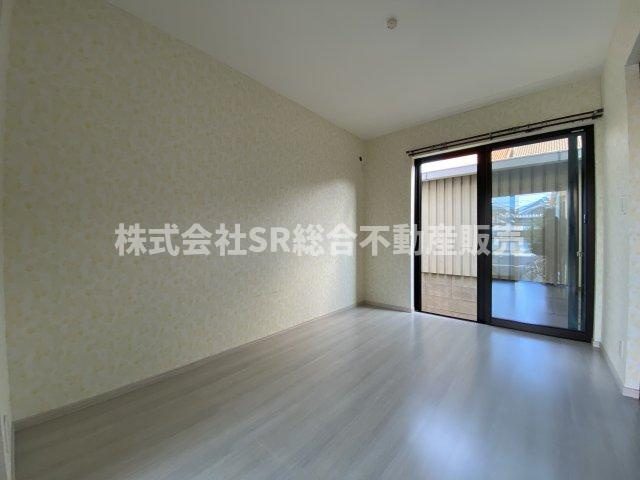 1F・洋室5帖。お部屋は全室2面採光♪気持ちよく過ごせます。