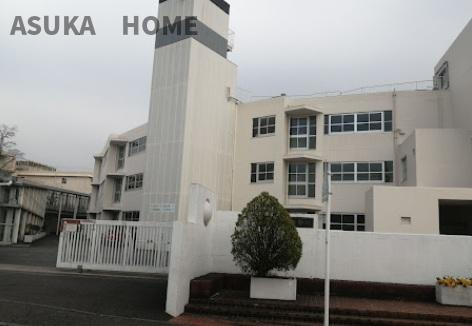 横浜市立川和中学校徒歩17分です。
