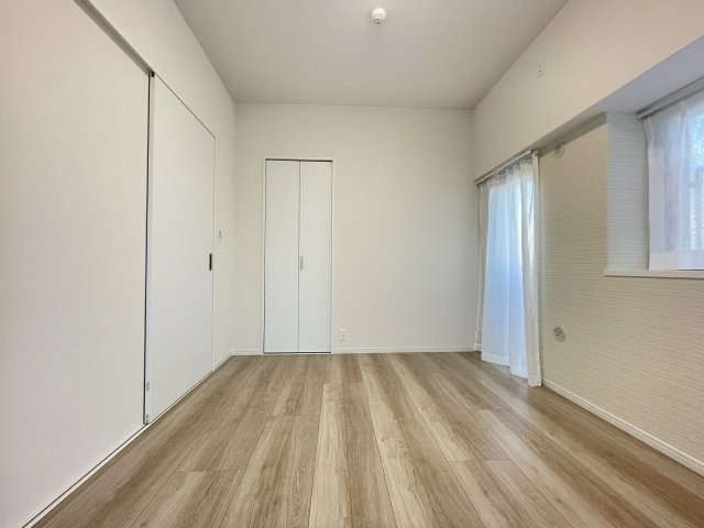 使い勝手のいい洋室です