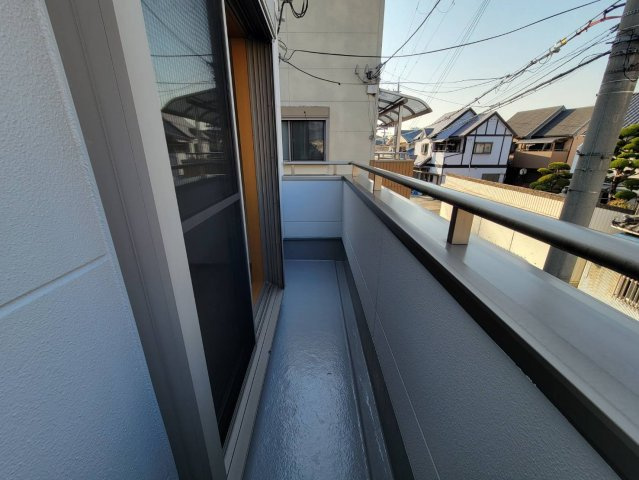 「洋室8帖」に面したバルコニー、防水塗装済みです☆