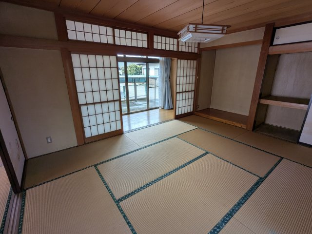 柔らかい畳が心地よい和室