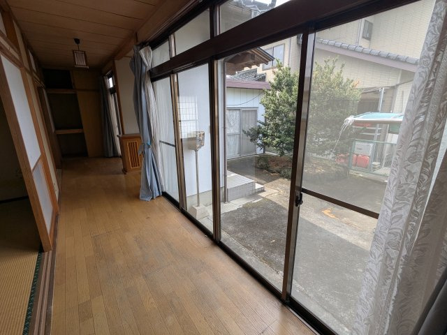 広縁のある落ち着いた間取り