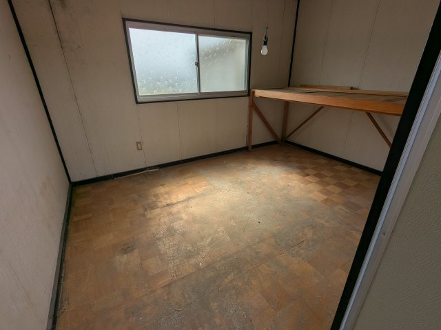 物置内部