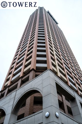 【外観】高さ約145ｍ、地上41階建ての超高層タワーマンション！