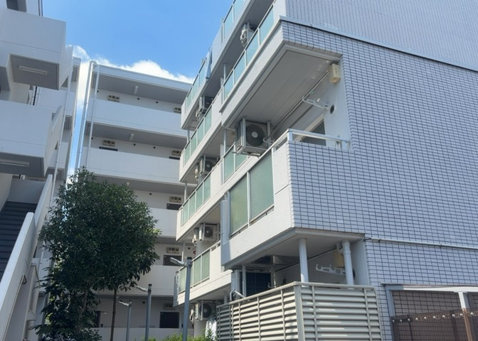 ＳＲＣ造は強度や耐震性の面でもRC造と比べて優れています。そのため、10階建以上の高層または超高層マンションなどの建築にも多く採用されています。柱や梁などのサイズが小さくても高い耐震性を確保できます。